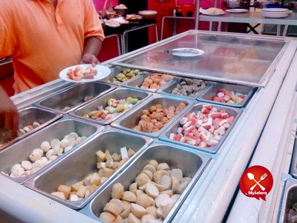 Steamboat BBQ Buffet D'Kayangan dengan 150 Jenis Hidangan
