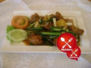 Adam Lai Restaurant Onion Chicken